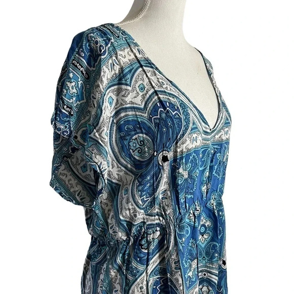 Unique Spectrum Tunic  Blouse 2X Kaleidoscope Paisley Floral Blue White V Neck - Picture 4 of 6